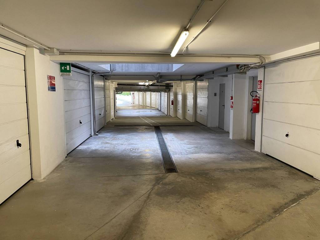 Box / garage a Arona in Via Torino, 55 - Foto 2