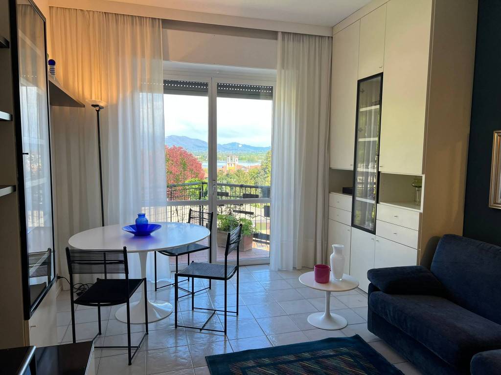Appartamento a Arona in Via Ingegner Gian Giacomo Ponti - Foto 2