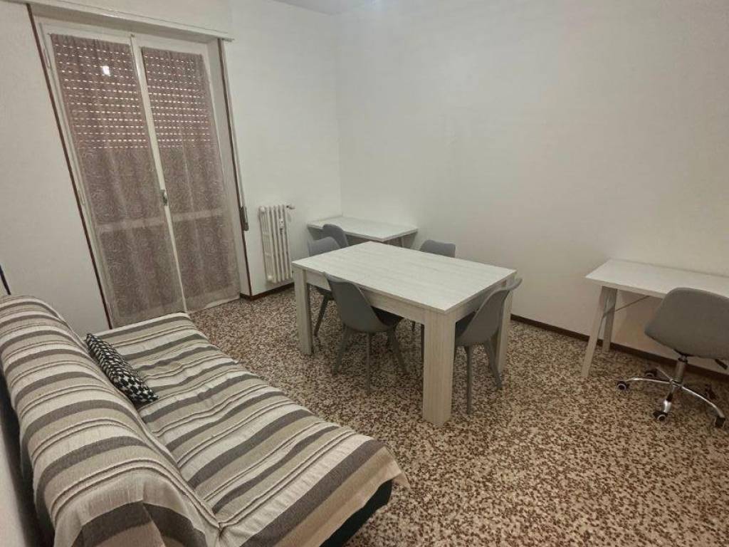 Appartamento a Pavia in Viale Camillo Campari, 48 - Foto 2