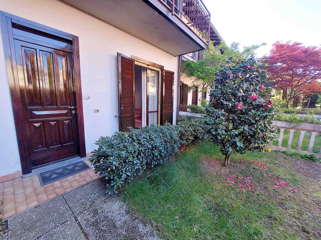 Villetta a schiera a Tradate in Via Damiano Chiesa - Foto 3