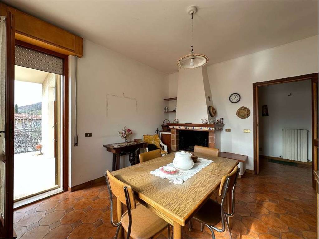 Appartamento a Nocera umbra in Via Puglie - Foto 5