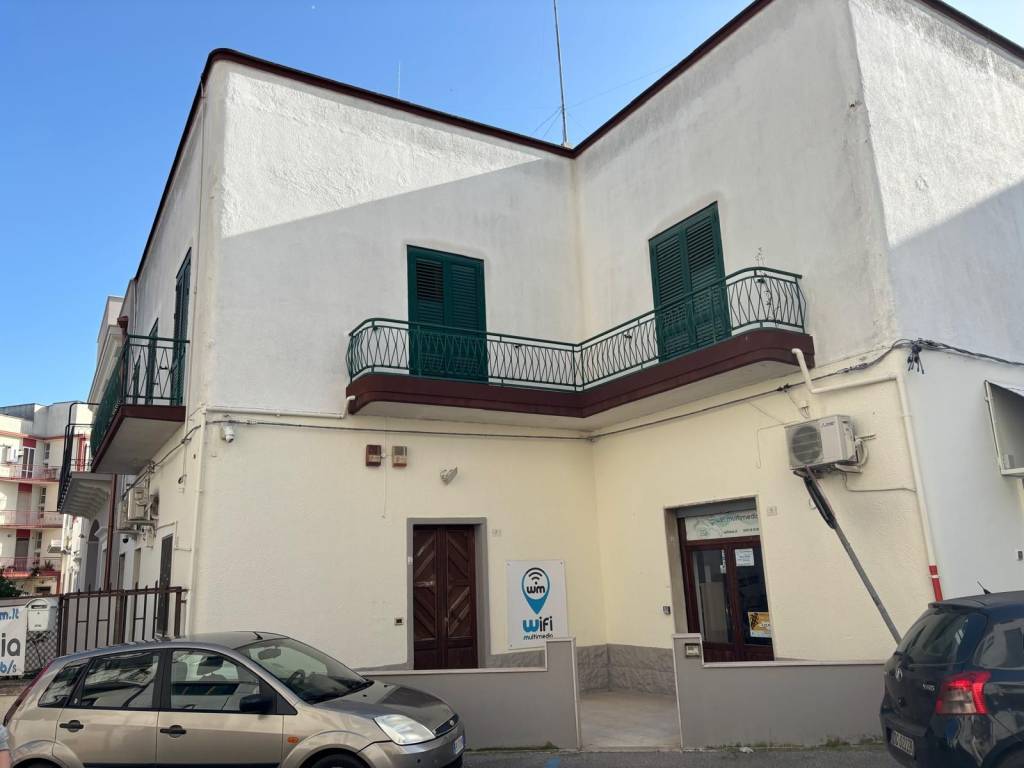 Casa indipendente a Ceglie messapica in Via Cristoforo Colombo, 5 - Foto 2