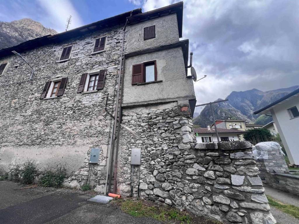 Appartamento a Novate mezzola in VIA PIAVE , 66 - Foto 3