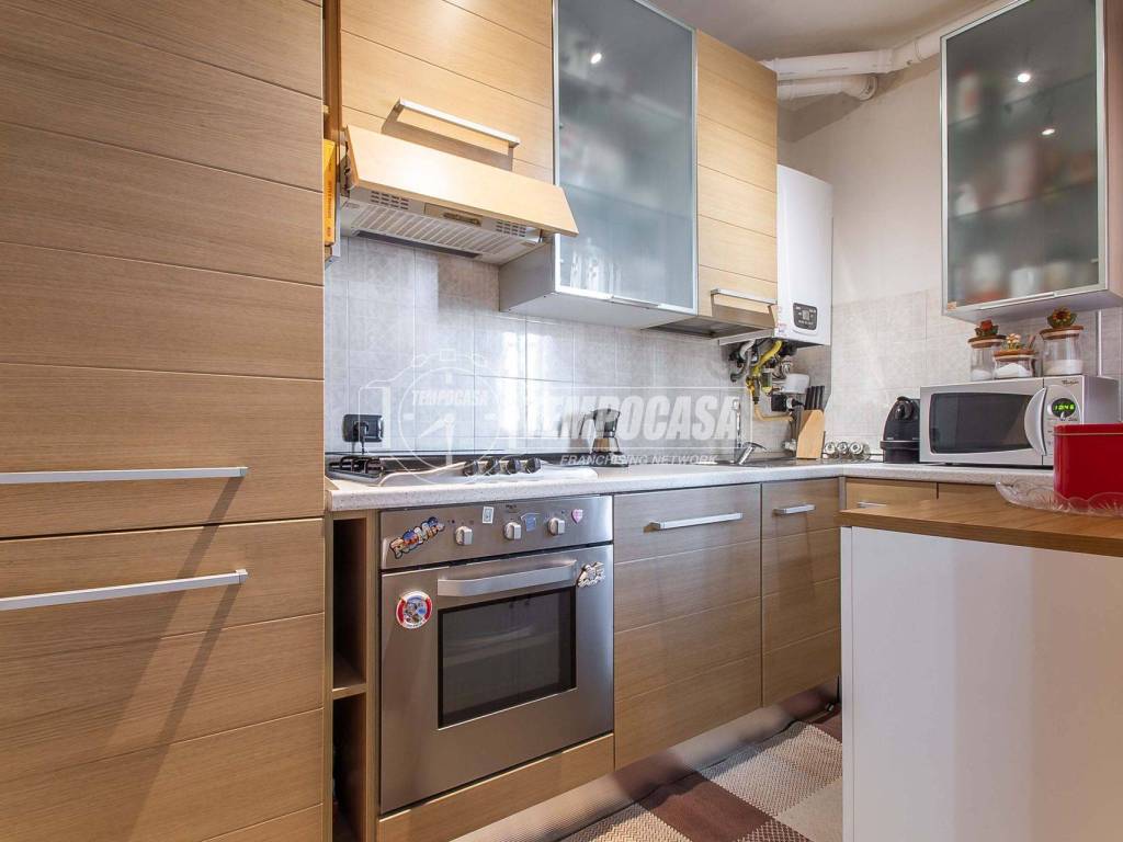Appartamento a Saronno in Via Alessandro Volta 63 - Foto 3