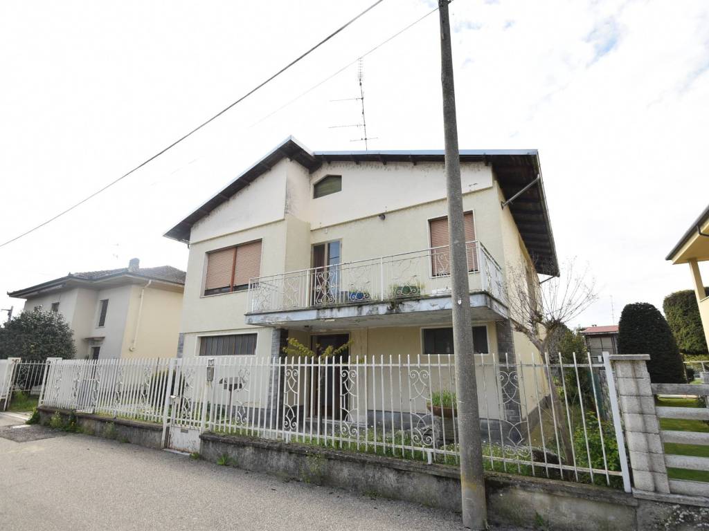 Villa a Borgo vercelli in Via Dante Alighieri - Foto 2