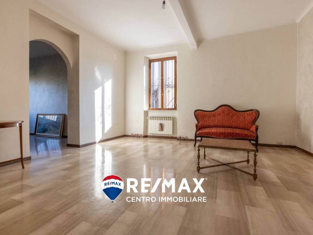 Villa a Buguggiate in Via 25 Aprile - Foto 4