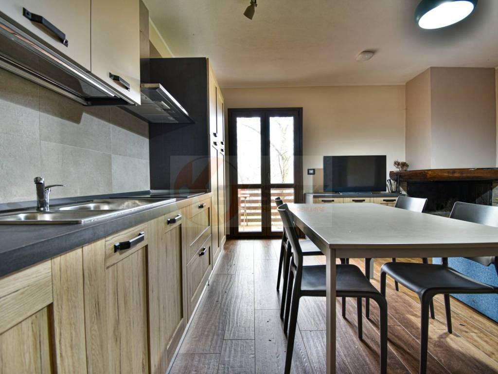 Casa indipendente a Aritzo in ANTONIO MAXIA, 20 - Foto 3