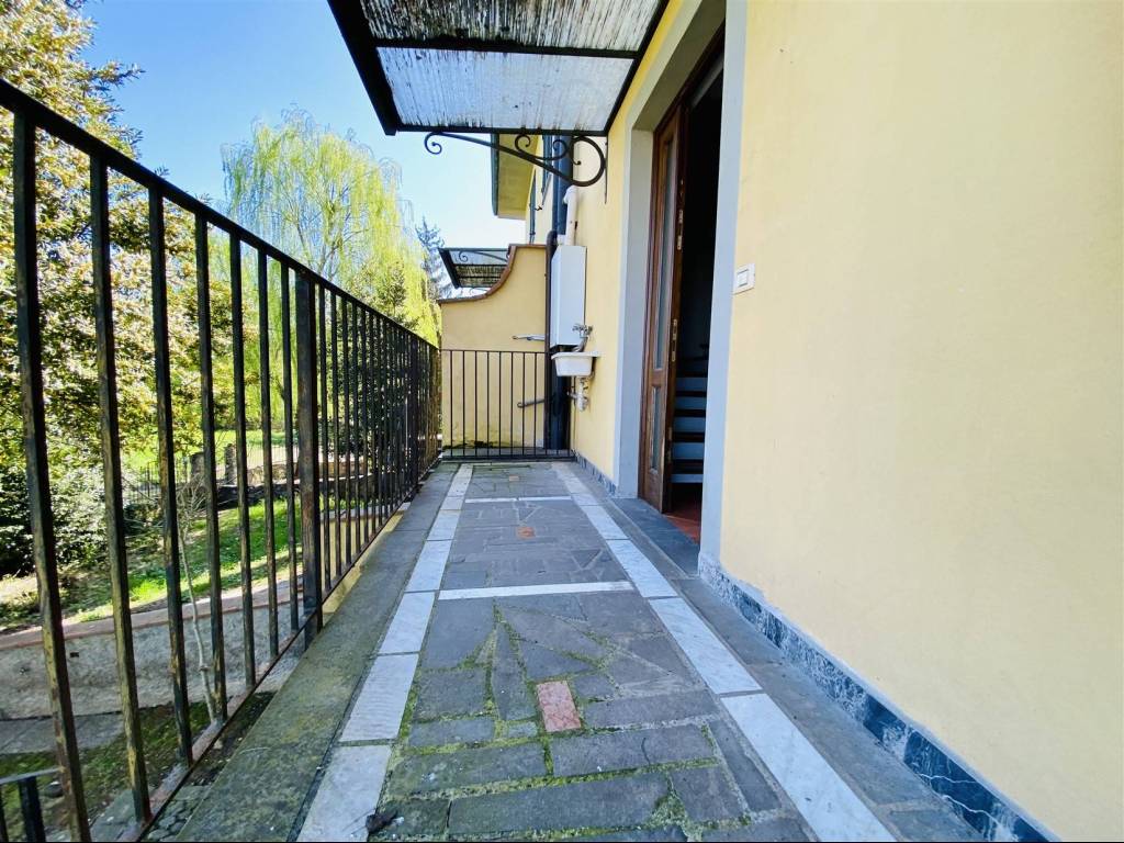 Villa a Lucca in Via Vecchia del Cimitero di Vicopelago, 93 - Foto 4