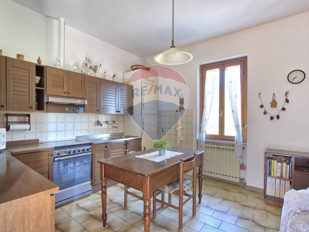 Casa indipendente a Bucine in Via Giulio cesare, 14 - Foto 2