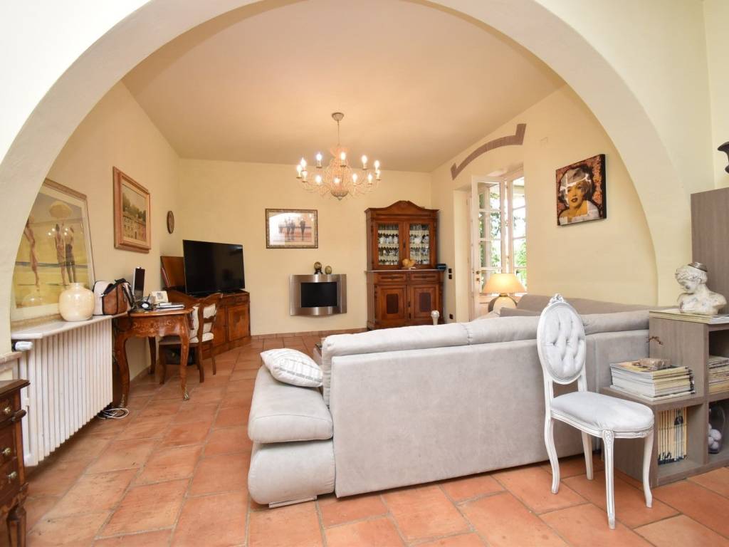 Villa a Seravezza in Via Fortunato Federigi - Foto 5
