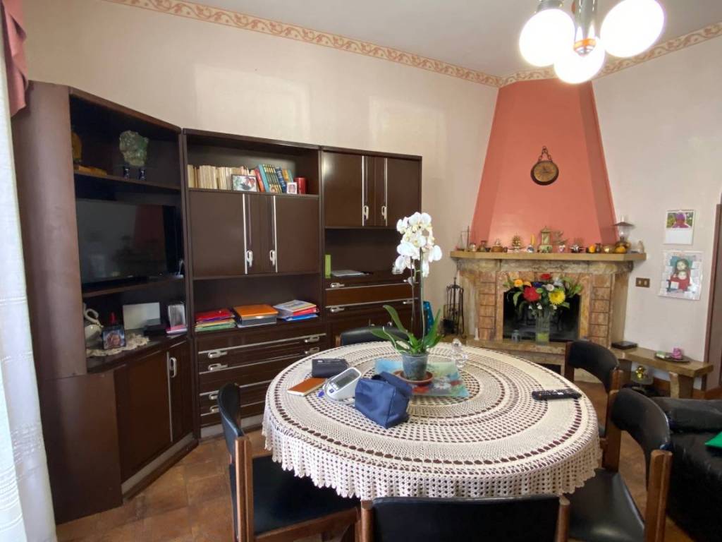 Appartamento a Fara in sabina in via gabieno sabino - Foto 2
