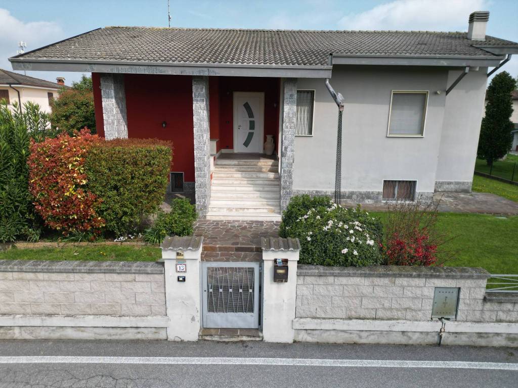 Villa a Casalmoro in Via Alceo Negri, 13 - Foto 2