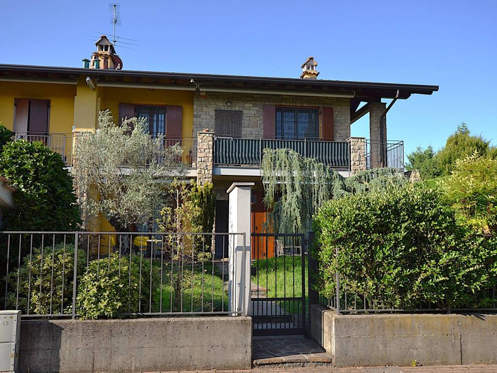 Appartamento a Merate in Via 25 Aprile, 100 - Foto 2