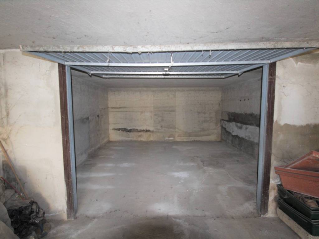 Box / garage a Cava manara in Via Raffaello Sanzio, 10 - Foto 2