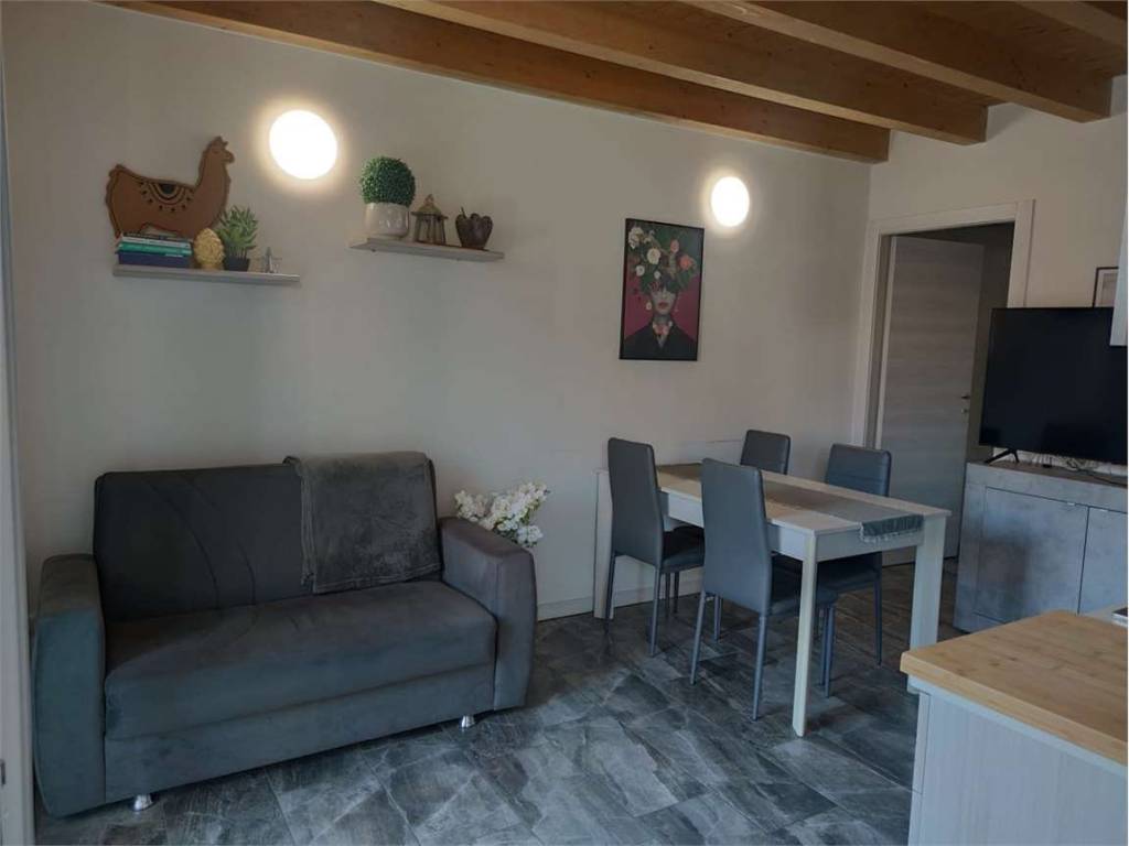 Appartamento a Alzate brianza in Via Battisti, 4 - Foto 5