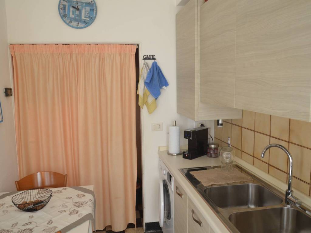 Appartamento a Spotorno in Via Giuseppe Garibaldi - Foto 2