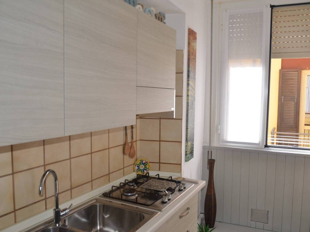Appartamento a Spotorno in Via Giuseppe Garibaldi - Foto 3