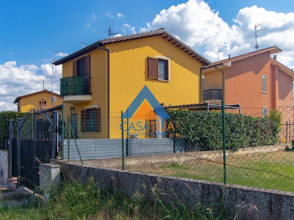 Villetta a schiera a Attigliano in Viale Cesare Battisti - Foto 2