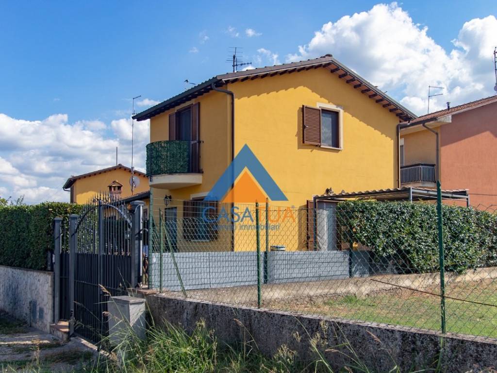 Villetta a schiera a Attigliano in Viale Cesare Battisti - Foto 3