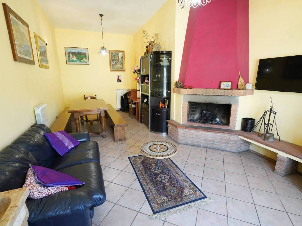 Casa indipendente a Quarrata in Via delle Prunaie, 73 - Foto 2