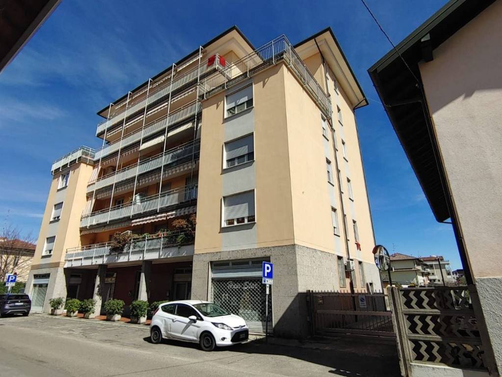 Appartamento a Cassano magnago in Via Giuseppe Garibaldi - Foto 2