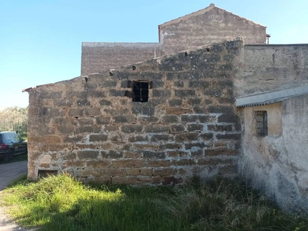 Rustico / casale a Cinisi in Via Salvatore Quasimodo S.N.C. - Foto 5
