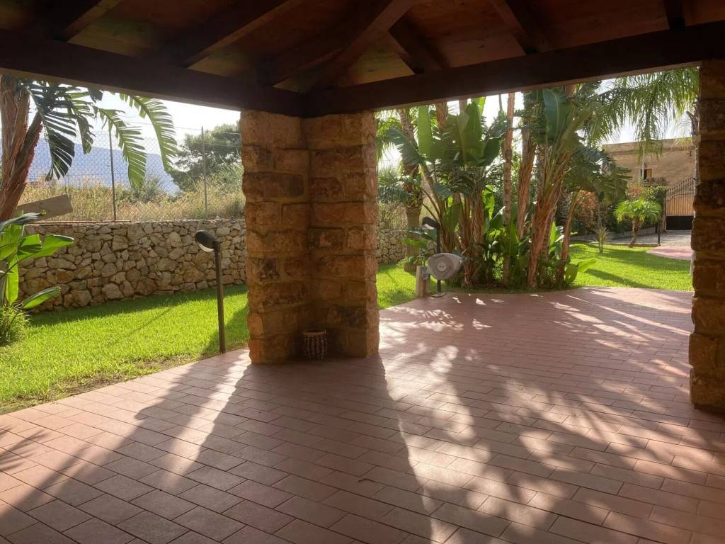 Villa a Cinisi in Via Luigi Einaudi S.N.C. - Foto 2