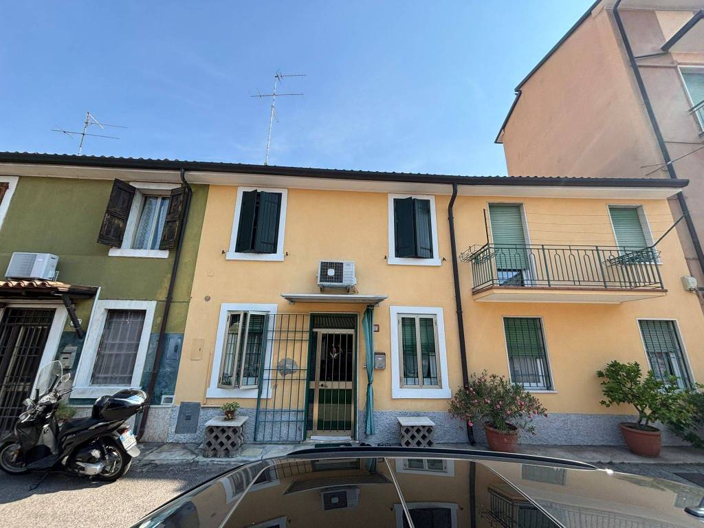 Casa indipendente a Verona in Via Scuderlando, 380 - Foto 3