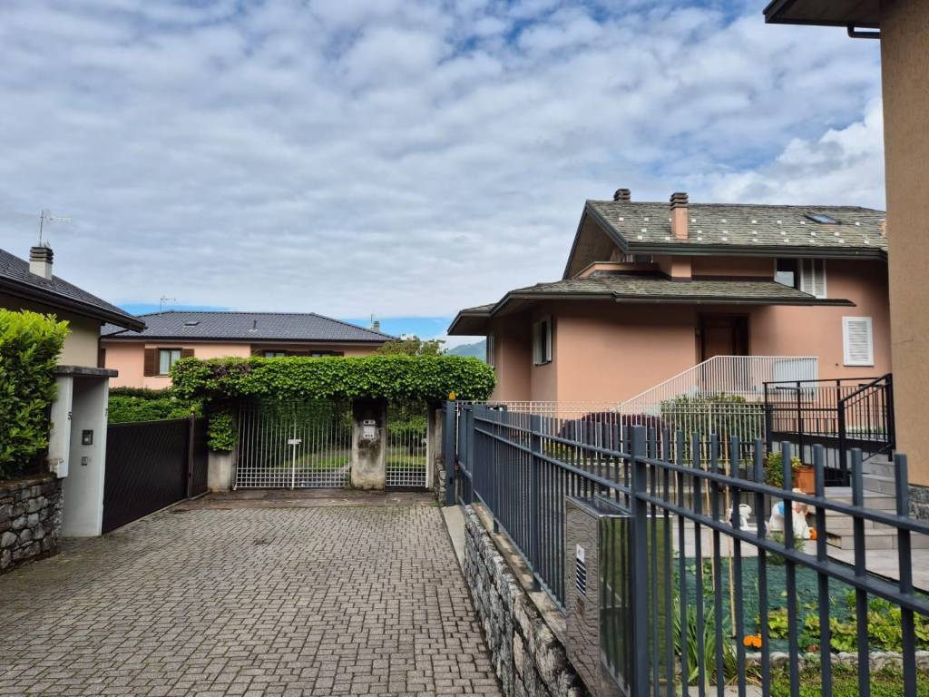 Villa a Cosio valtellino in Via Privata Lavizzari, 13 - Foto 2