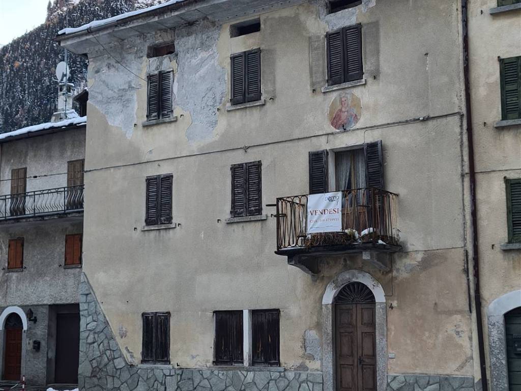 Casa indipendente a Campodolcino in Via Corti, 75 - Foto 2