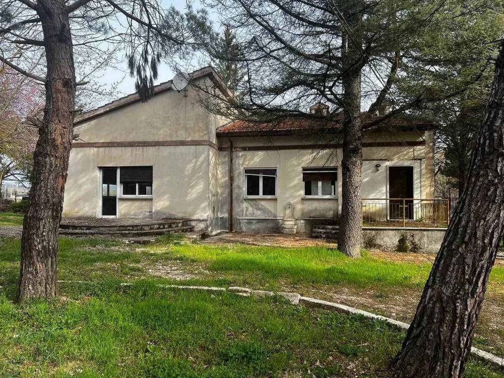 Villa a Tagliacozzo in Via Camerata S.N.C. - Foto 4