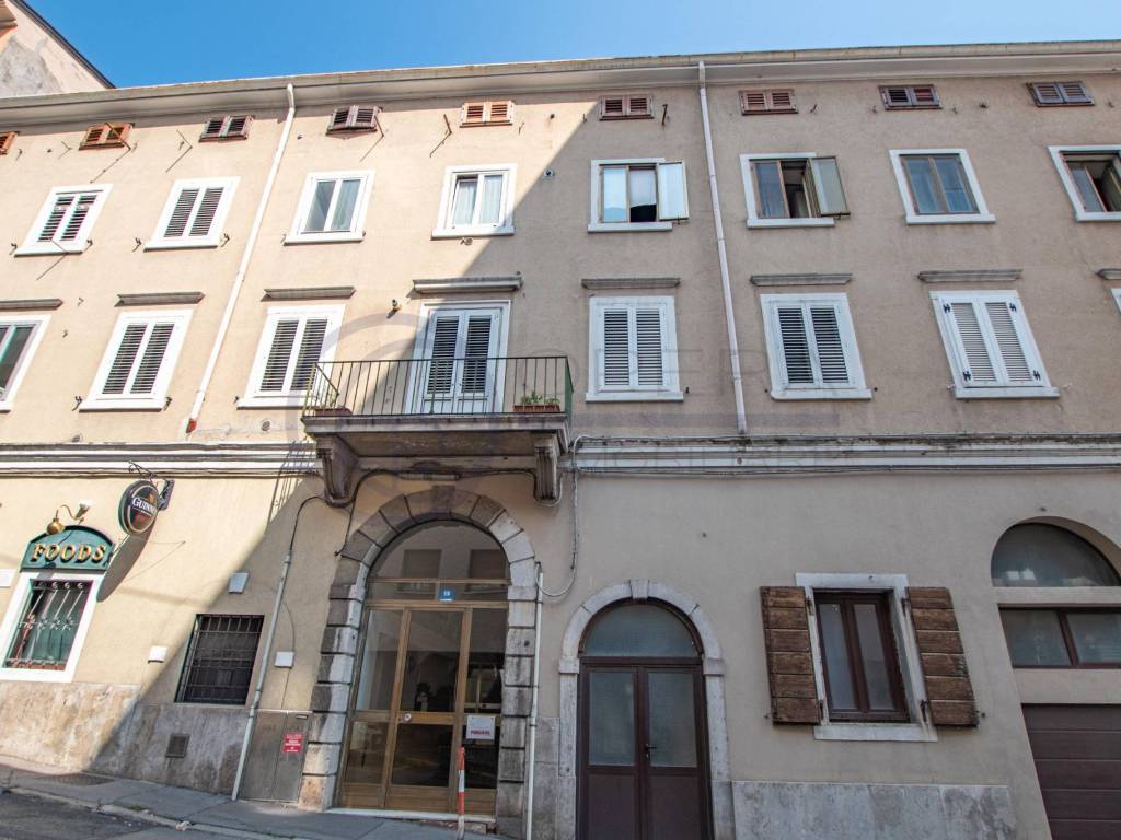 Appartamento a Trieste in Via Giuseppe Caprin, 17 - Foto 2