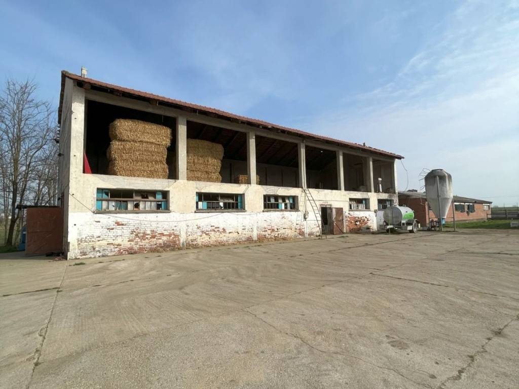 Palazzo / stabile a Chieri in Strada Fontaneto - Foto 4