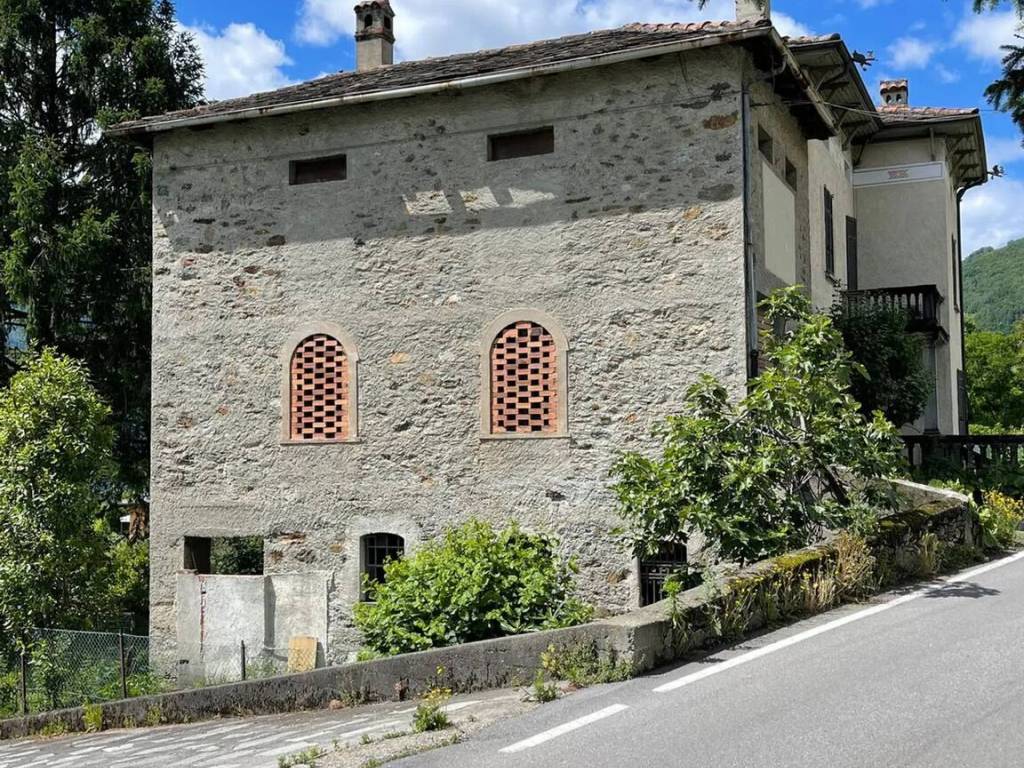 Villa a Bianzone in Via Stelvio S.N.C. - Foto 2