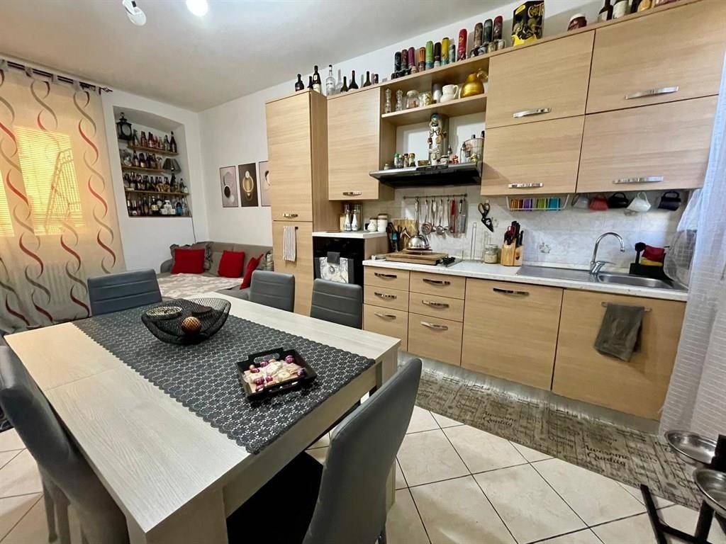 Appartamento a Daverio in Via Carletto Ferrari - Foto 4