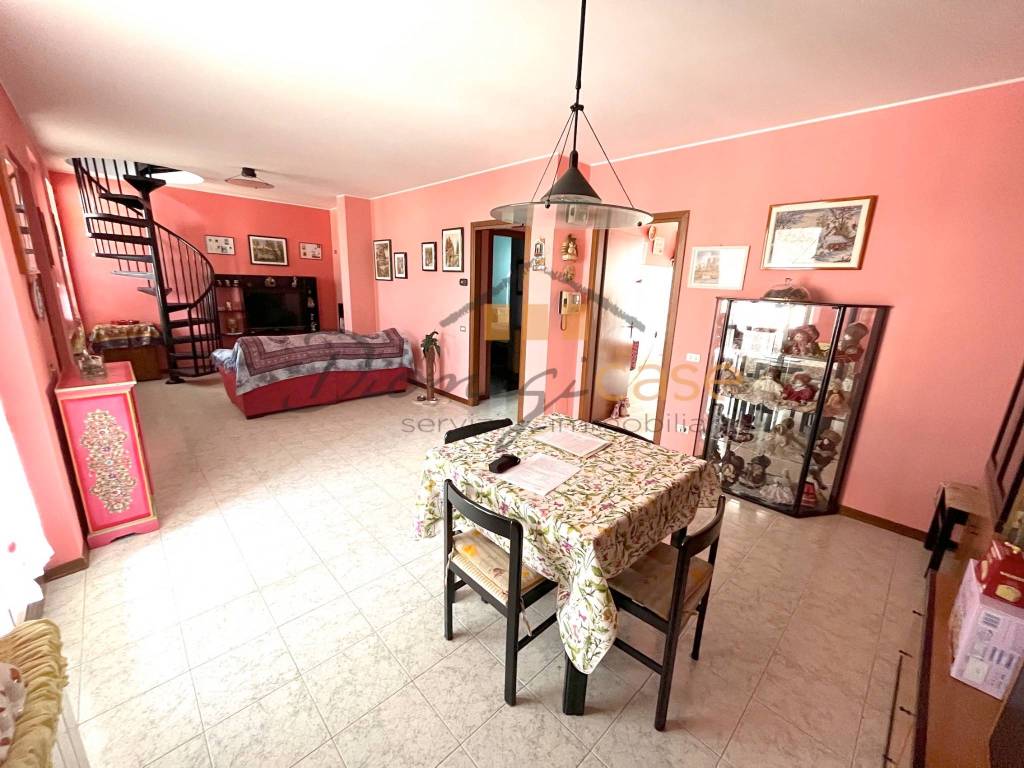 Appartamento a Gorla maggiore in Via Dalmazio Birago, 22 - Foto 4