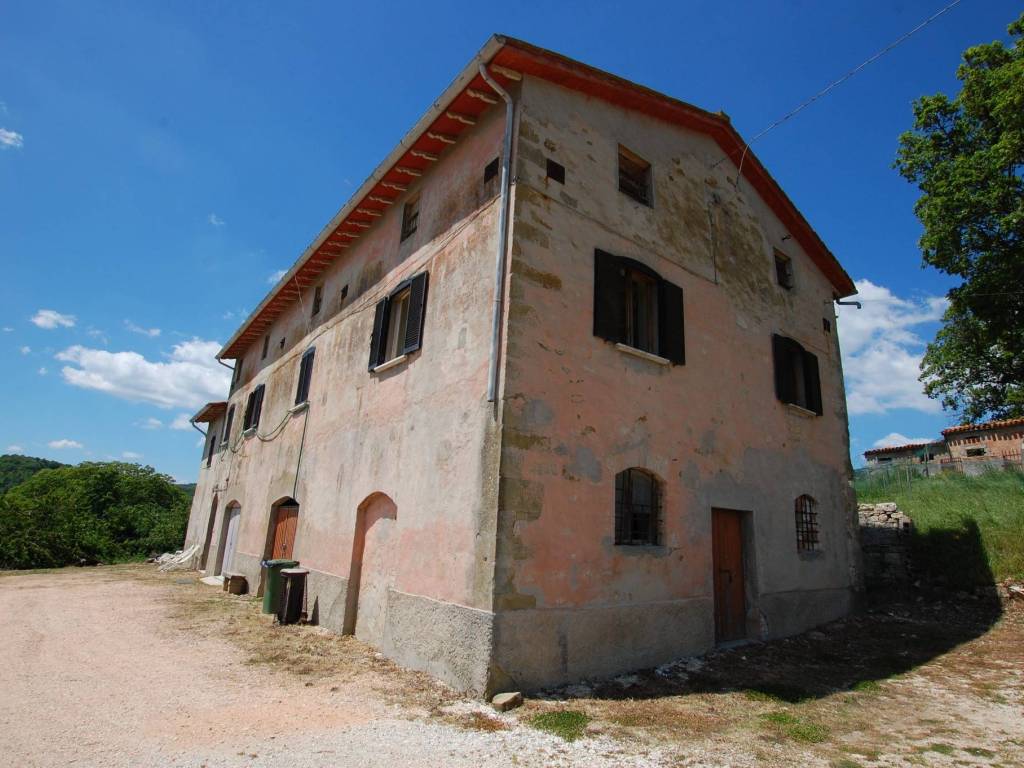 Rustico / casale a Gubbio in Località Vallingegno - Foto 2