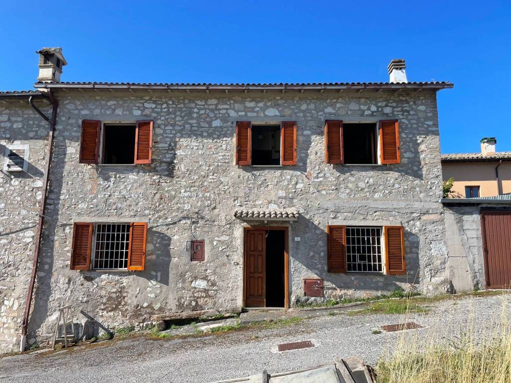Casa indipendente a Sellano in Località Ceseggi - Foto 4
