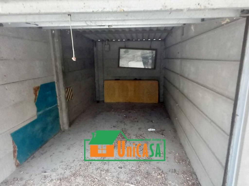 Box / garage a Monfalcone in Via E. Valentinis, 100 - Foto 3