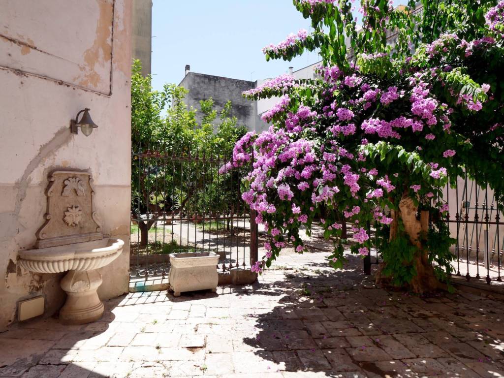 Casa indipendente a Acquaviva delle fonti in Piazza Vittorio Emanuele II, 2 - Foto 3