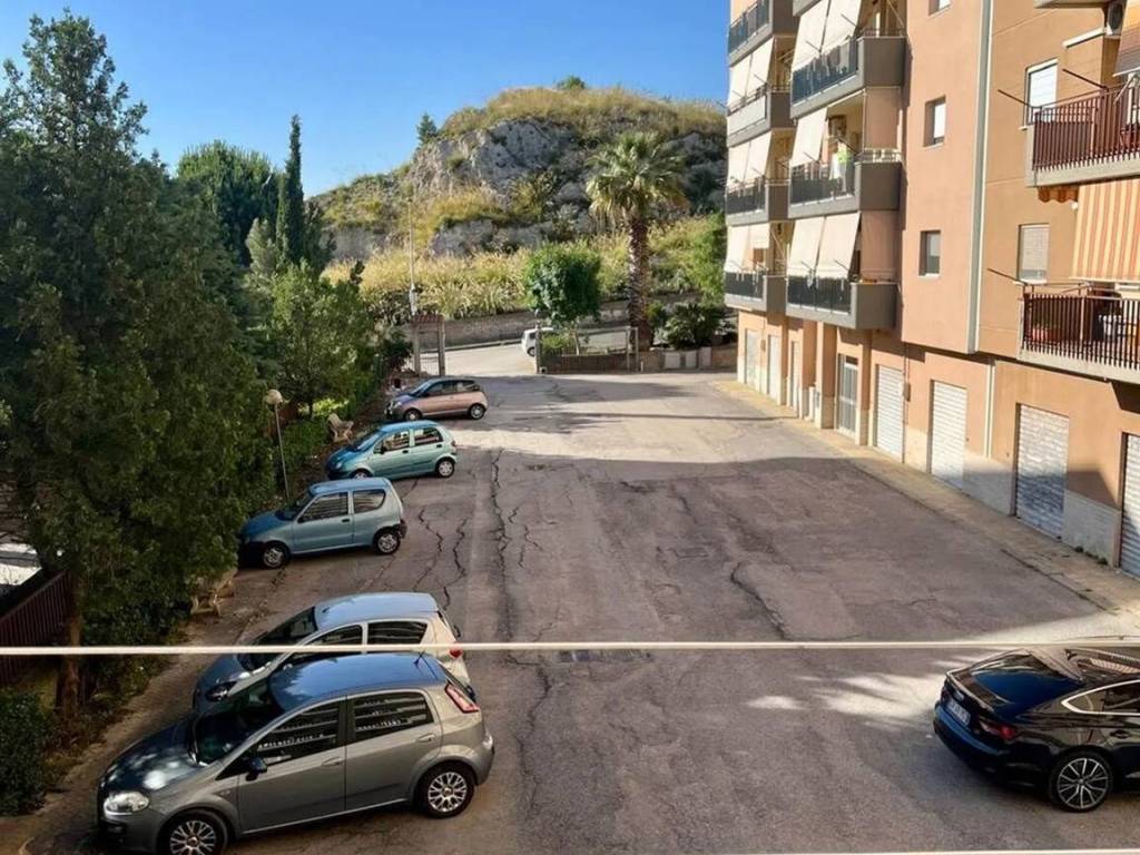 Appartamento a San cataldo in Via Generale Carlo Alberto Dalla Chiesa, 15 - Foto 3