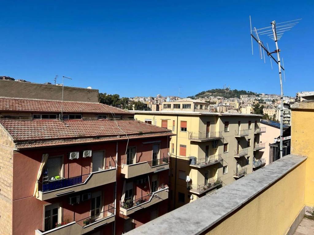 Appartamento a Caltanissetta in Via Napoleone Colajanni, 176 - Foto 3