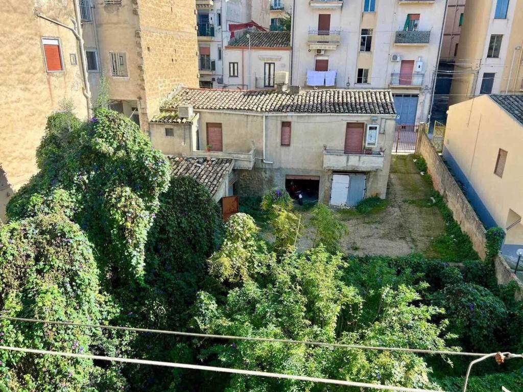 Appartamento a Caltanissetta in Via Napoleone Colajanni, 176 - Foto 5