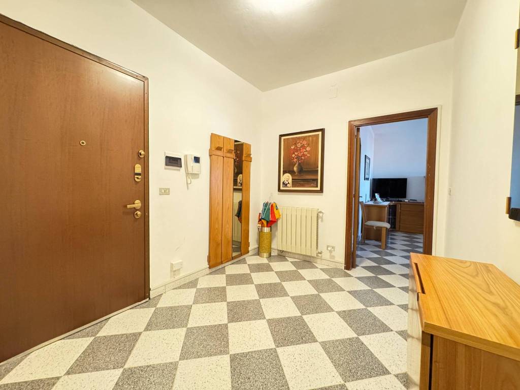 Appartamento a Alba adriatica in Via Pompeo, 17 - Foto 2