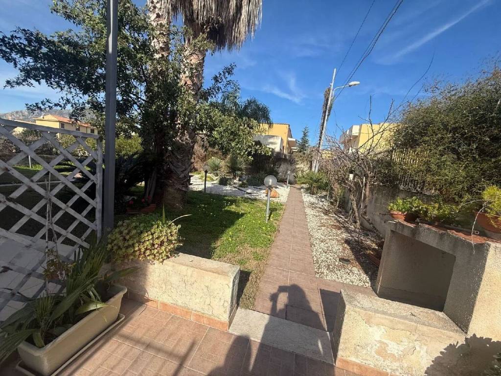 Villa a Valderice in Viale Crocci S.N.C. - Foto 2