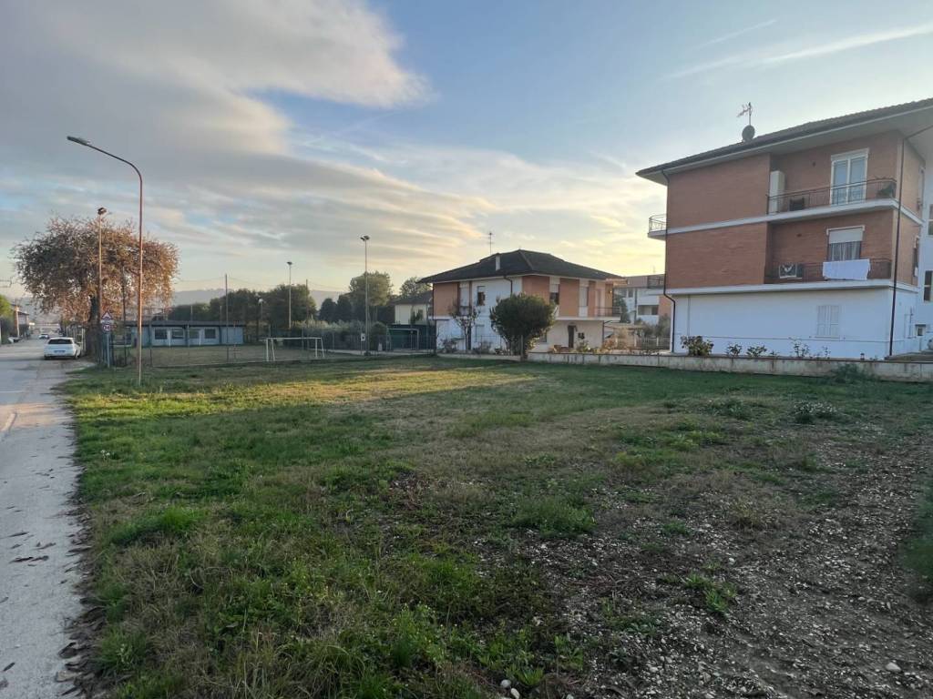 Terreno a Montegiorgio in Via Umbria - Foto 5
