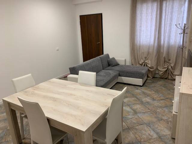 Appartamento a Novara in Viale Dante Alighieri - Foto 2