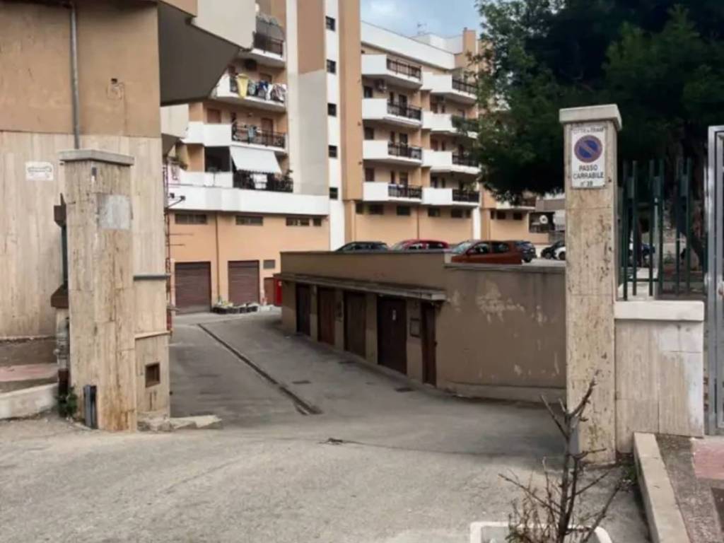 Box / garage a Trani in Via Pozzo Piano - Foto 2