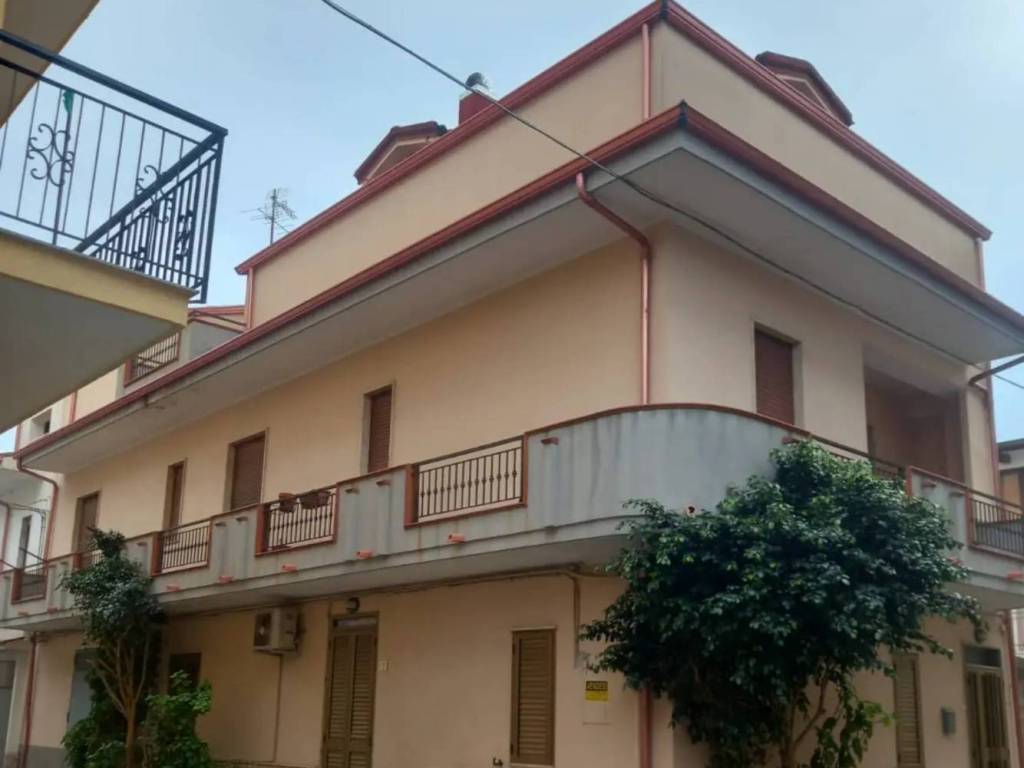 Casa indipendente a Cirò marina in Via Monte Pollino - Foto 3