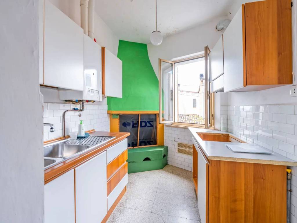 Casa indipendente a Fabriano in FRAZIONE COLLAMATO -via campo al fosso - Foto 4